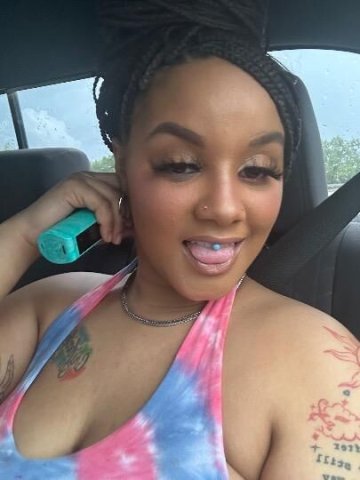 Curvy Woman Escort in Valdosta — Sweet, Confident, Discreet - 1