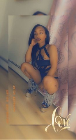 Minneapolis / St. Paul MN Female Escort — short-notice fun time - 1
