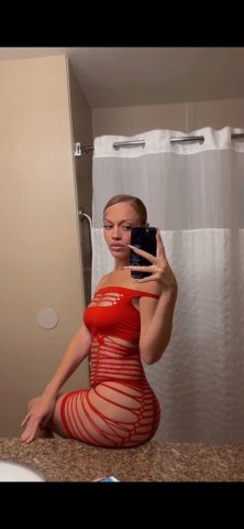 Sacramento Fun-Size Barbie Escort — Hennessy  Outcalls - 1