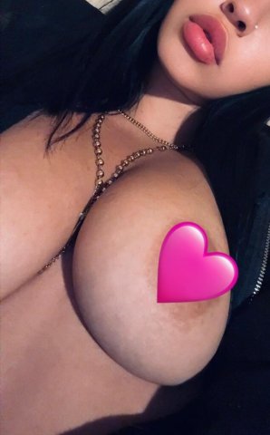 Jenifer  (26) — Latina independiente en Minneapolis/ St. Paul - 1
