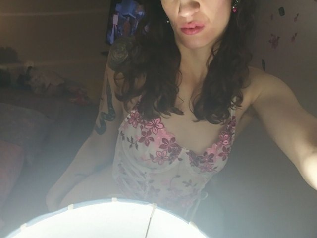 Louisville KY Squirt On Demand Female Escort — No Deposit - 1