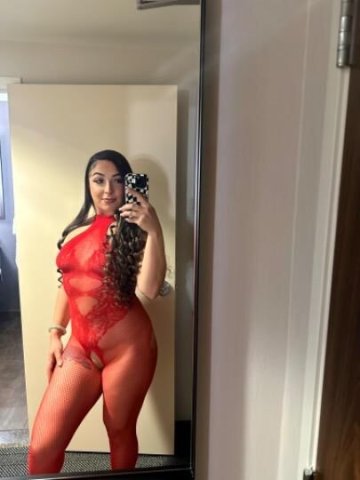 Tati (25) — Discreet Female Escort in North Bay - 1