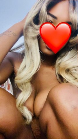 Memphis TN Female Escort — Ready for Classy Dates - 1