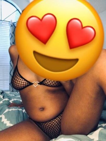 Pretty 22-year-old girl — wet pussy service (real pics) - 1
