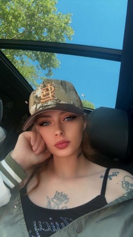 Incall/Outcall — Older Sister & Me Party-Friendly Fun (St. Louis) - 1