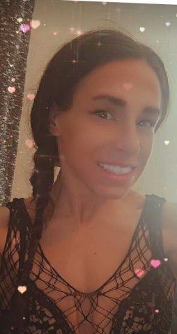 Petite 35 MILF — flexible, fun, and discreet (incall/outcall) - 1