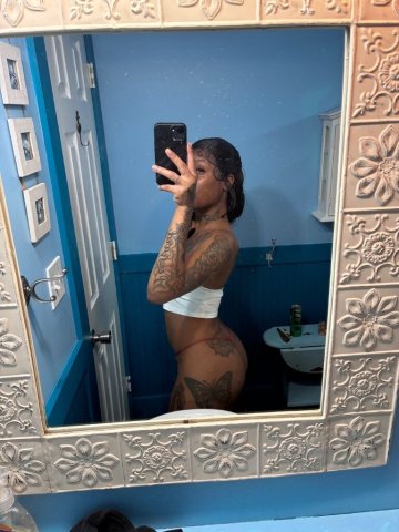 Mobile, Alabama Incalls — Wet Pussy & Fat Cheeks - 1