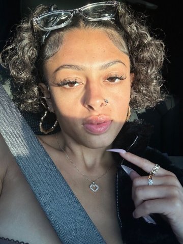 Petite/Curvy “Dream Doll” Girl — Los Angeles Incalls & Outcalls (Deposit Required) - 1
