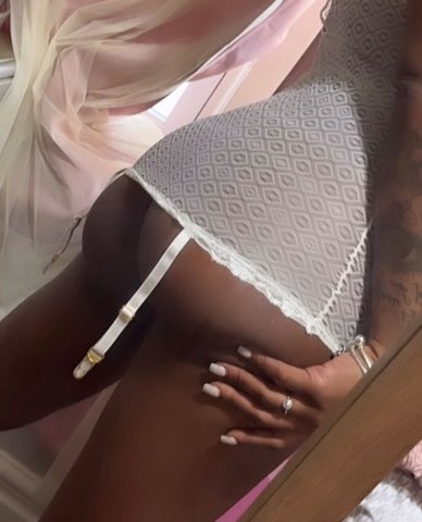 South Bend IN Female Escort — earlybird special, in-calls only - 1