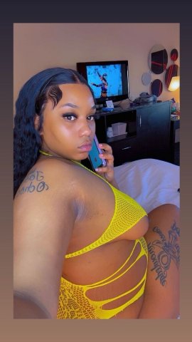 Richmond VA One-Night Female Escort — Sensual Massage Therapist + Deepthroater - 1