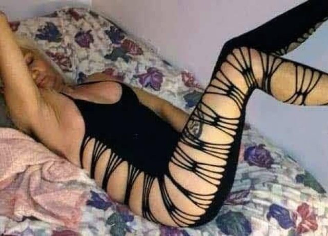 Chicago IL MILF Escorts — Creampie, Facial, GFE - 1