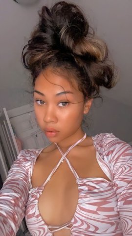 Clean, kind, affectionate escort — well-toned figure - 1