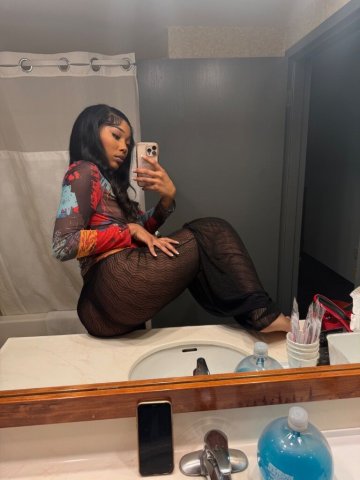 Seatac Ramada Inn Suites — Incall & Outcall, Pornstar - 1