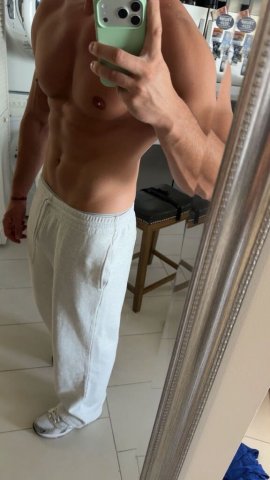 Miami Male Escort from Europe — Sensual Sessions, Massage & Outcalls - 1