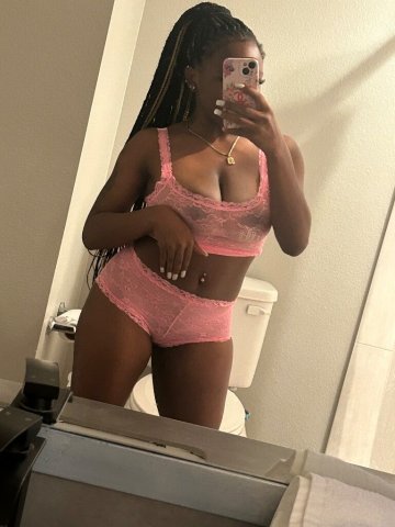 Houston Female Escort — straightforward, no-pimp experience - 1