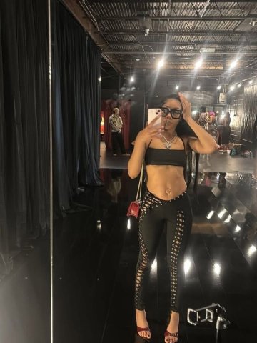 Luxury Companion in Birmingham, AL — Petite Independent & Classy Outcall - 1