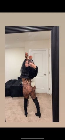 Tri-Cities WA Latina Curvy Escort - 1