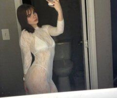 Oklahoma City escorts - Oklahoma City Playmate Escort — Green-Eyed Petite