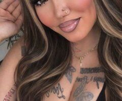 Palm Springs escorts - Palm Springs CA Curvy Female Escort for FT Shows & Content