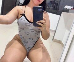 Chica Latina Sexy — BBJ 69 - Image 3