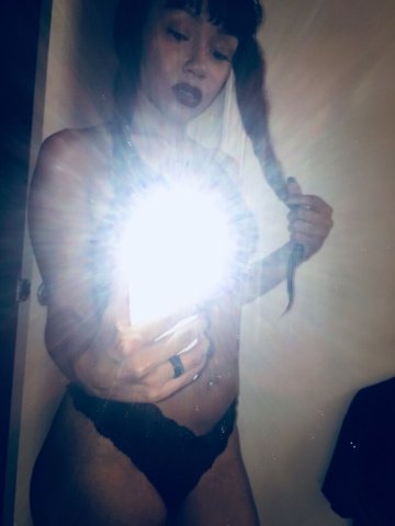 South Jersey Female Escort — Limited-Time Incall - 1