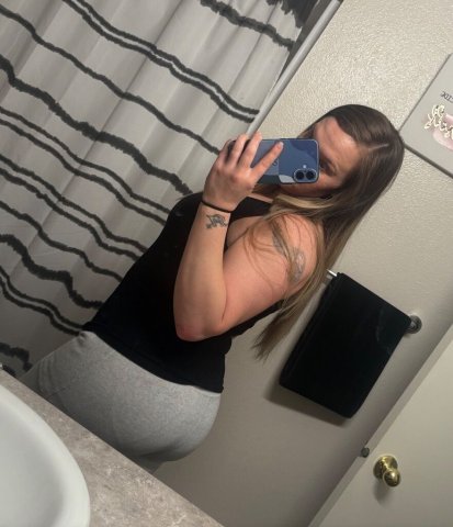Blonde Curves & Flirty Fun Outcall — Kailee (Portland, OR)  - 1