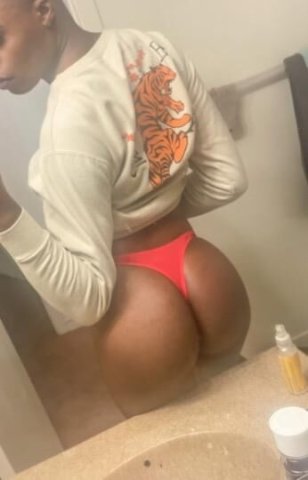 Slim Chocolate Bottom Verse in Hopewell — Black Men Only - 1