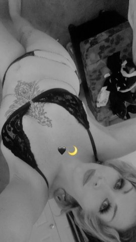 Phoenix, AZ Nympho Adult Content Creator — Fetish Roleplay + Group Sessions - 1