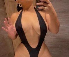 Mamada sin goma en la ducha, anal y trato de novio - Image 2