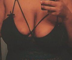 Portland escorts - Portland Plus-Size Female Escort — Princess-style playful & special requests