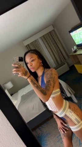 Denver CO Waterpark Specials — Wet & Wild Car Dates, Facetime - 1