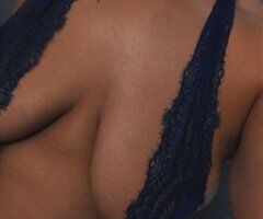 Omaha Female Escort — Playful Flirtation - Image 2