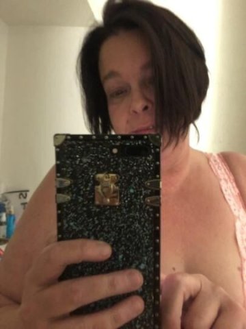 Louisville 42+ Older Woman Escort — GFE, Nuru & Video Sex - 1