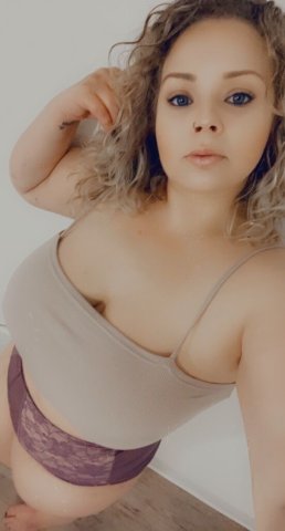 Ruby — Tacoma Blonde Busty Female Escort (Incall/Outcall + Custom Content) - 1