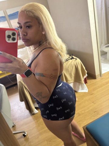 Raleigh-Durham In-Call Female Escort — Lollipop Special - 1