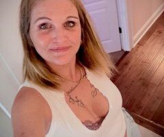 Trixie — Evansville Female Escort (Local Outcall) - Image 9