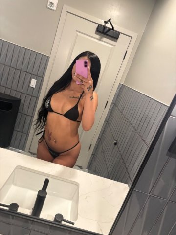 Incall & Outcall Petite Latina (20) — HR/HH/QV, private meets - 1