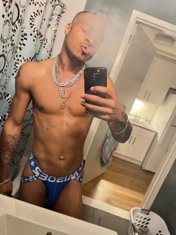 Bronx Video Call Male Escort — Intimate Boyfriend Experience & 9" Uncut - 1