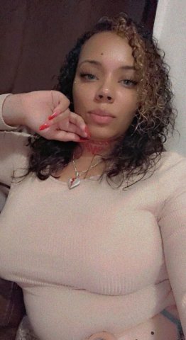 Amora (25) — Discreet Outcalls Only - 1