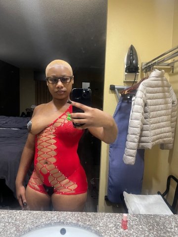 New Orleans Female Escort — QV/Head Only & Massage (No Bare) - 1