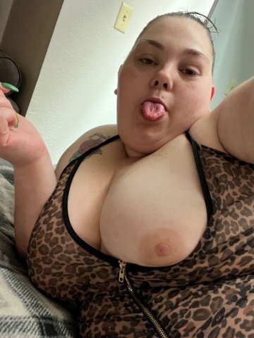 BBW Throat Queen Incall Only (Leaving ~8pm) — mouth skills & cum play specials - 1
