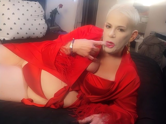 Fairfield Curvy Cougar (67) — Oral, Role Play & Prostate Massage - 1