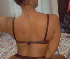 Kansas City Female Escort — “make it rain” photos & spicy session details - Image 2