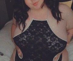 Charlotte, NC Thick Girl Escort — soft lips & curves - Image 3