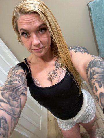 Pittsburgh Blonde Submissive — Outcall & Content Packages - 1