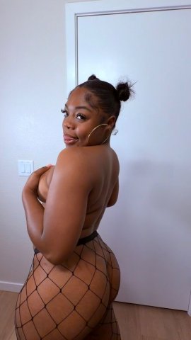 Denver CO Female Escort — FaceTime & Personalized Content - 1