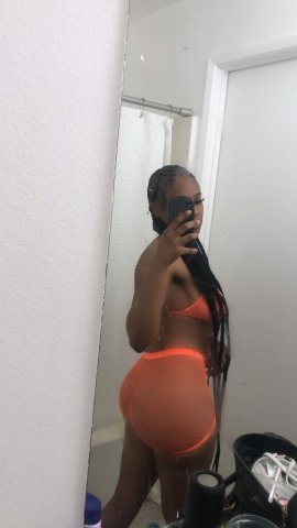 Wilmington, Delaware Slim-Thick Female Escort for In-Calls & Outcalls - 1