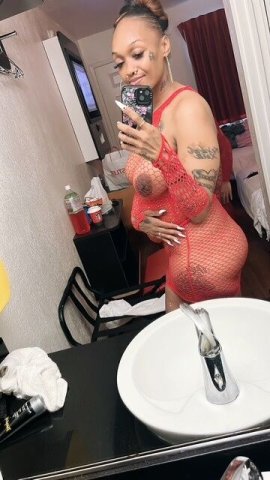 Oakland/East Bay Female Escort — Thick 42DDD & Natural Long Hair - 1