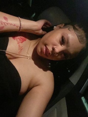 Bend Female Escort — tonight’s direct, no-small-talk vibe - 1