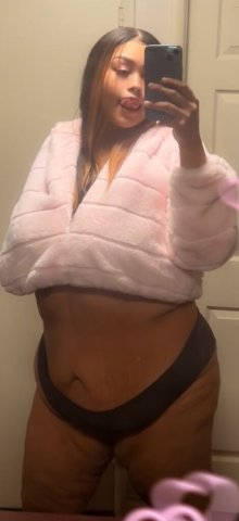 Seattle Elite Companion Curves & Discreet Luxury - 1